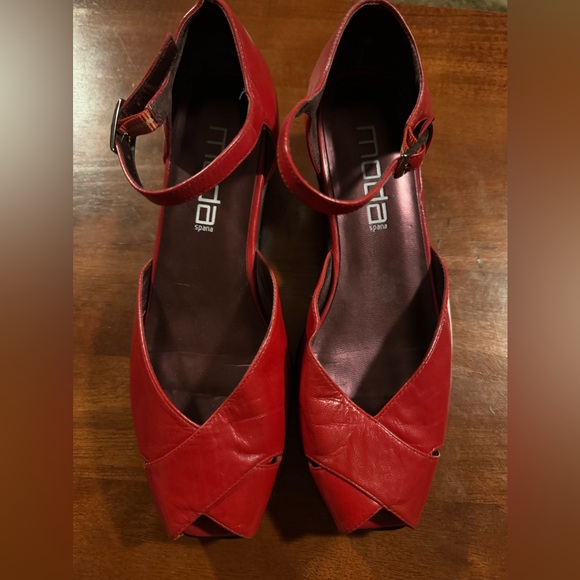 Moda Spana Red Leather Peep Toe Ankle Strap Wedge Sandal … Size 6 - Picture 1 of 10